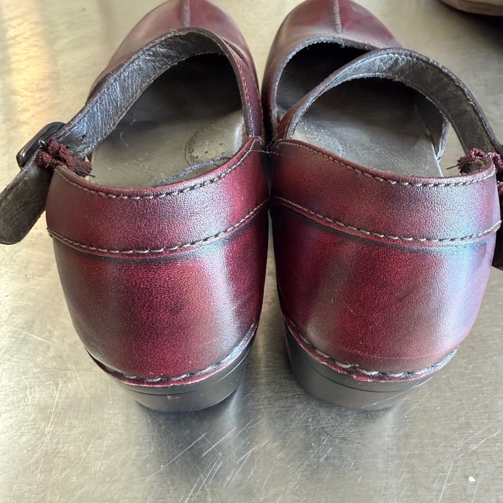 Dansko beautiful Mary Jane Shoes - Picture 3 of 5